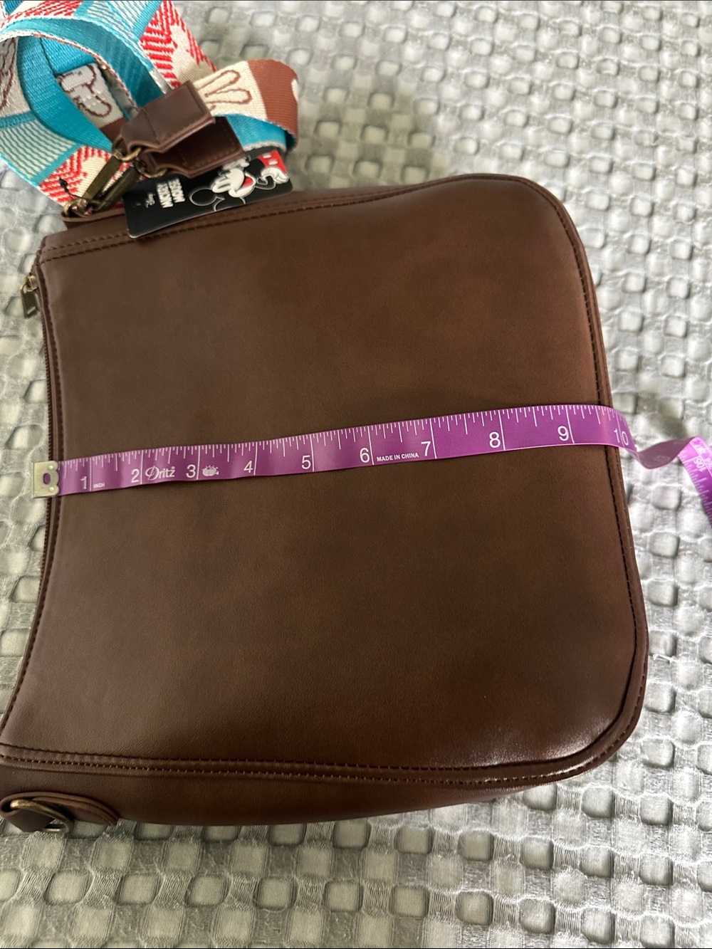 Disney Brown Crossbody Bag with Colorful Woven Strap NWT Bioworld - Picture 9 of 13